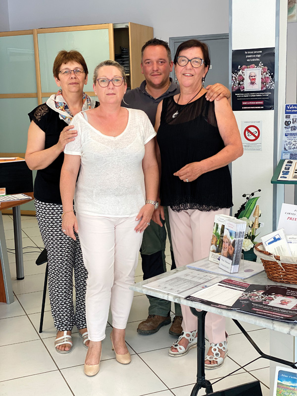 Brigitte Rolland et son equipe